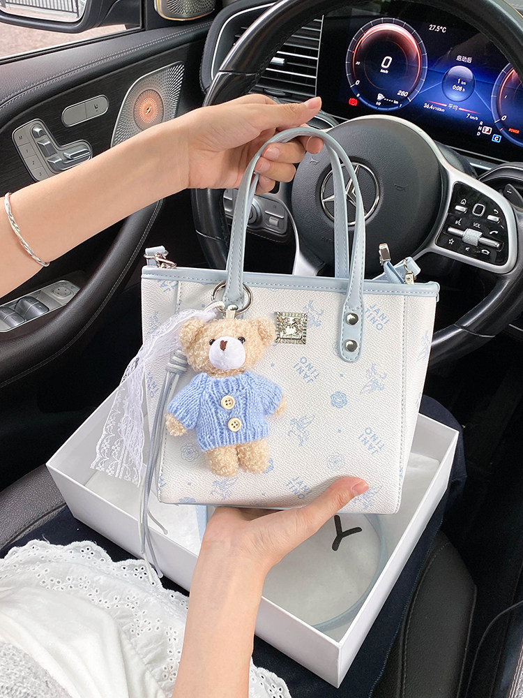 Luxury Bags Cute - 豪華で多用途な野菜バスケットバッグ、美しい花柄と可愛い人形ペンダント付き、女性用ファッションハンドヘルドバケットバッグ