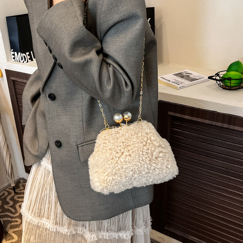 豪華なファー付きクロスボディショルダーバッグ、女性用冬の新作 - Luxury Bags Korea のレビューと価格