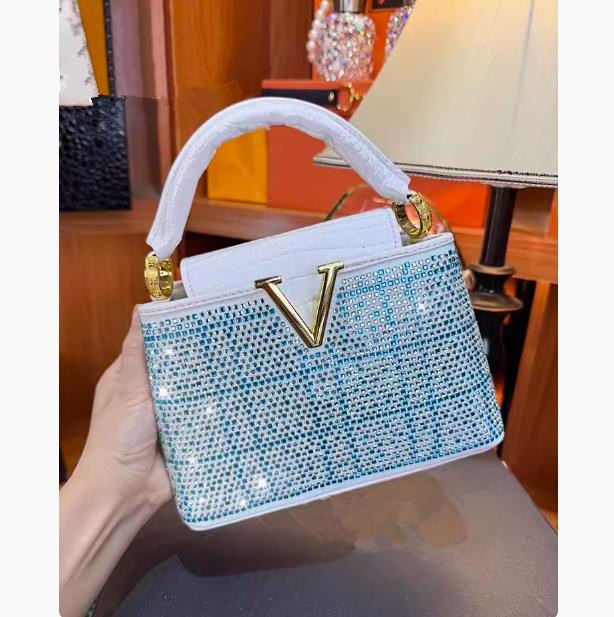 ヨーロッパとアメリカの高級ダイヤモンドがちりばめられたハンド - Luxury Bags Entry のレビューと価格