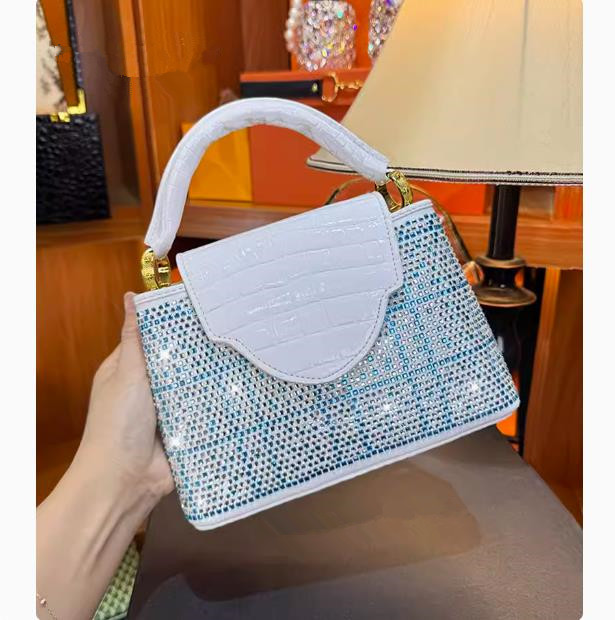 ヨーロッパとアメリカの高級ダイヤモンドがちりばめられたハンド - Luxury Bags Entry のレビューと価格