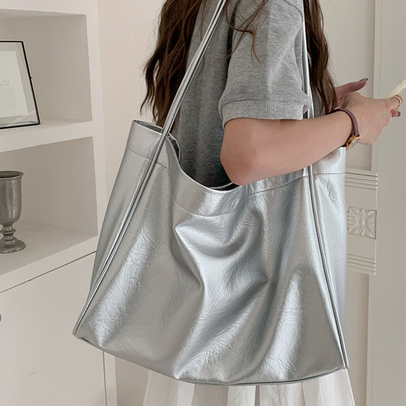 カジュアル大容量トートバッグ通勤デザイナー女性ショルダーバッ - Luxury Bags Trending のレビューと価格