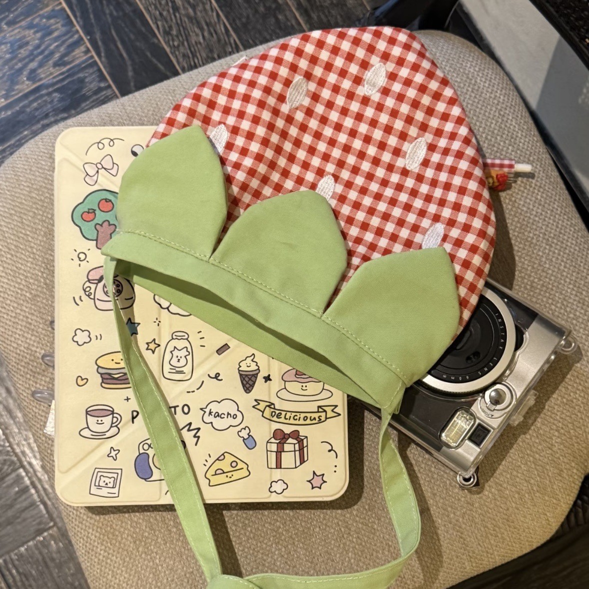 女性用ショルダーバッグ日本のかわいい面白いイチゴかわいい甘い - Luxury Bags Cute のレビューと価格