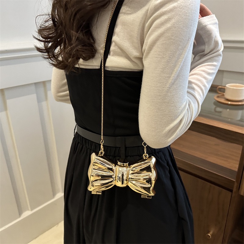 光沢のあるゴールドメタルの弓型ミニクラッチバッグ、ハードケー - Luxury Bags Cute のレビューと価格