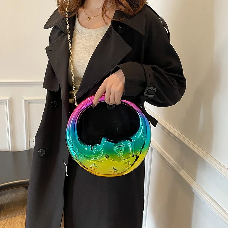 夏の先進的なセンス PVC メタリック光沢ハーフムーンバンケ - Luxury Bags To Sell のレビューと価格