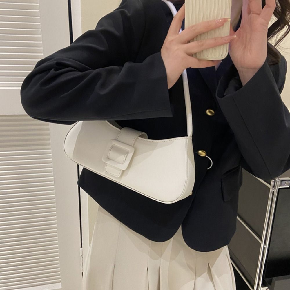 PUレザー脇の下バッグ女性韓国スタイル大容量半月トートバッグ - Luxury Bags Korea のレビューと価格